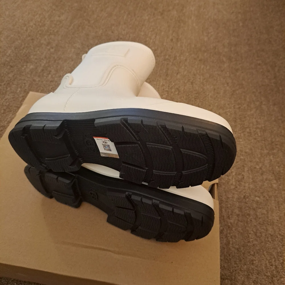 UGG® Women's  Droplet Mid Insulated All Weather Waterproof Boots in White Size